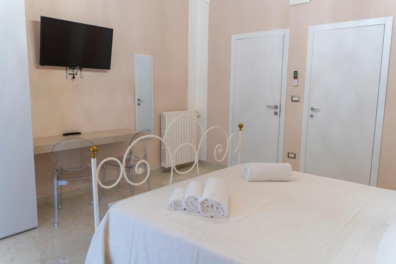 A Casa Dei Miei Hotel San Pietro Vernotico Buitenkant foto